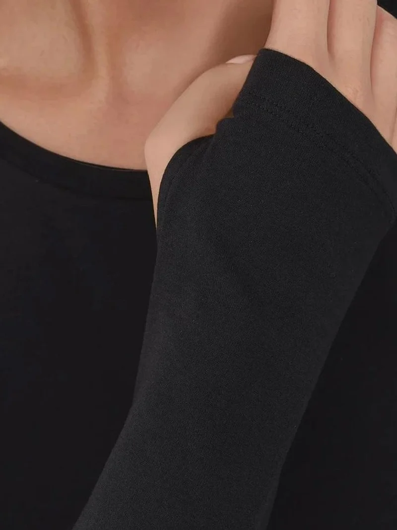 HICCUP Elastic Crew Neck Long Sleeve Crop Top Busem Collection